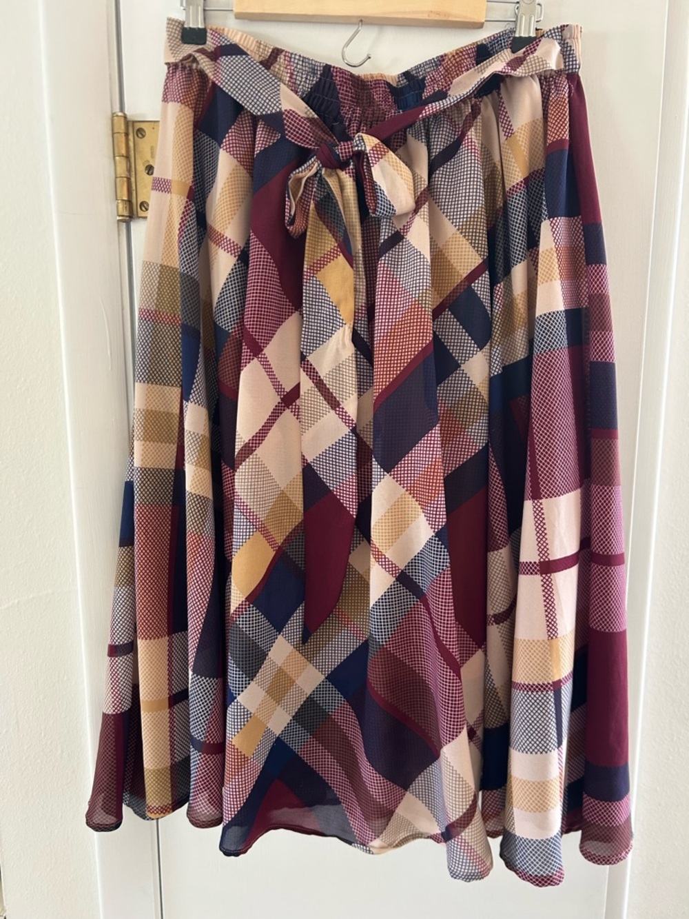 Vintage High-Waist Plaid Midi Skirt in Burgundy and Navy